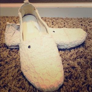 *FINAL PRICE* Women’s Off-white Canvas Loafers